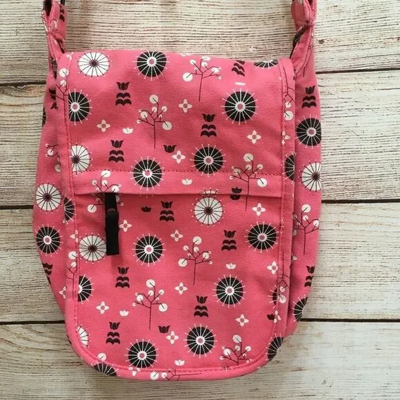KAVU CROSSBODY BAG IN PINK PRINT‎ - Picture 2 of 7